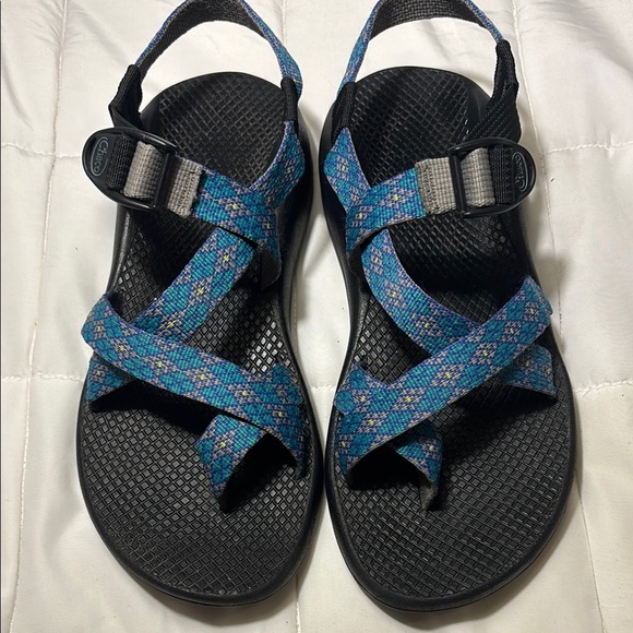 Chaco Z2 Yampa Vibram sandals Black Sandals with Blue Patterned Straps - Picture 1 of 13